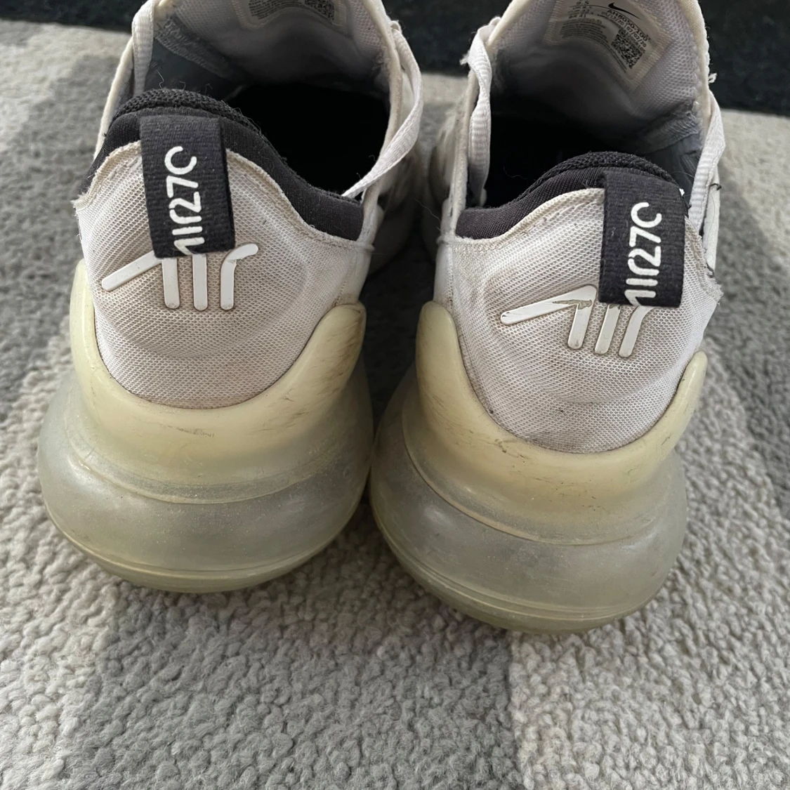 Nike Air Max 270 i vitt - 1