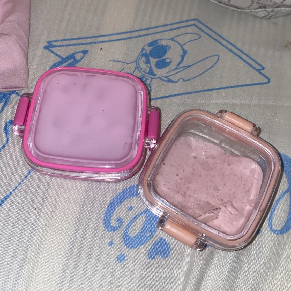 2 Rosa slime  i fyrkantig förpackning - 1