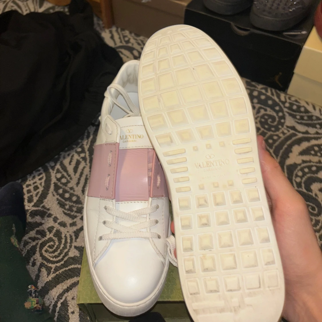Valentino sneakers med rosa detalj - 3