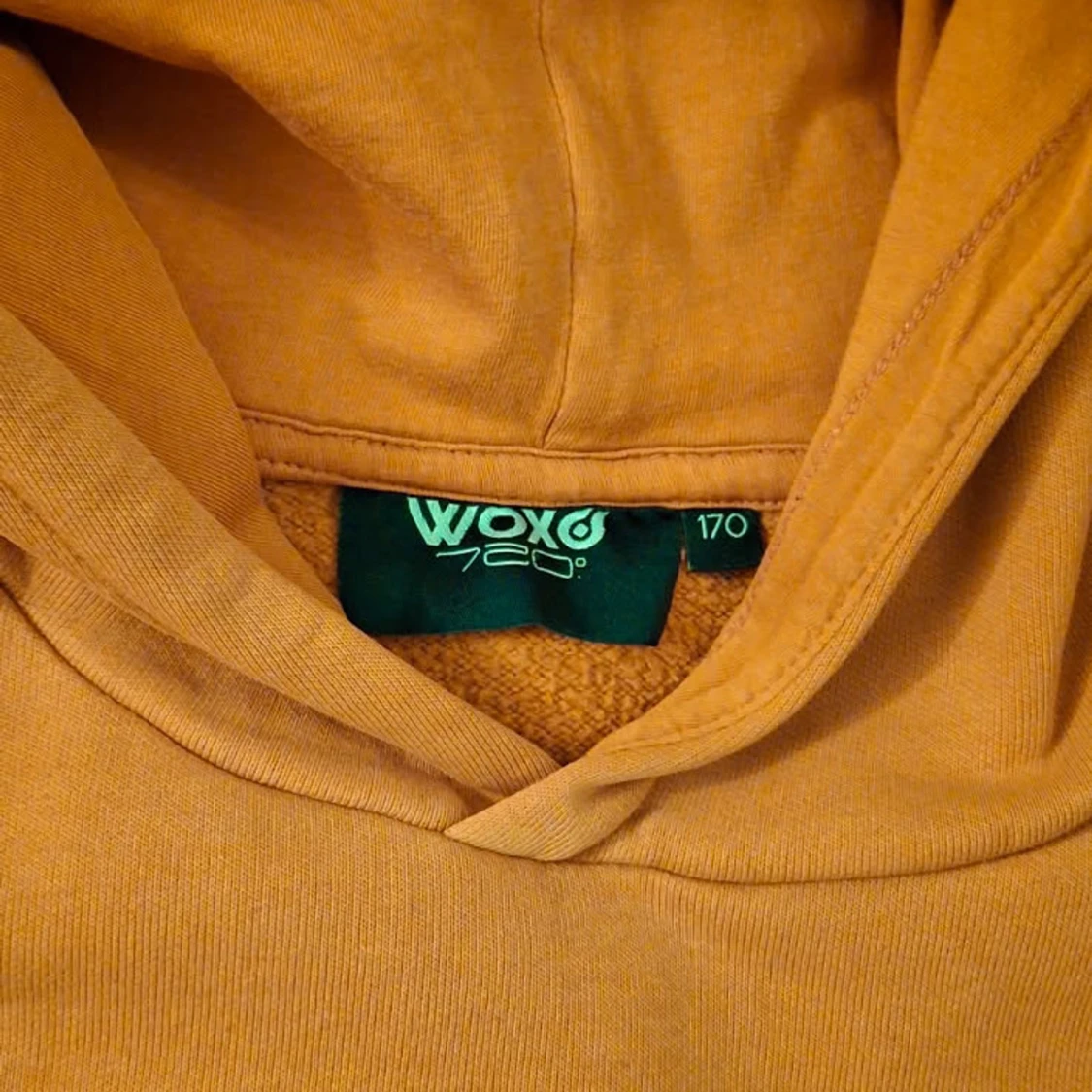 Orange hoodie från Woxu - 2