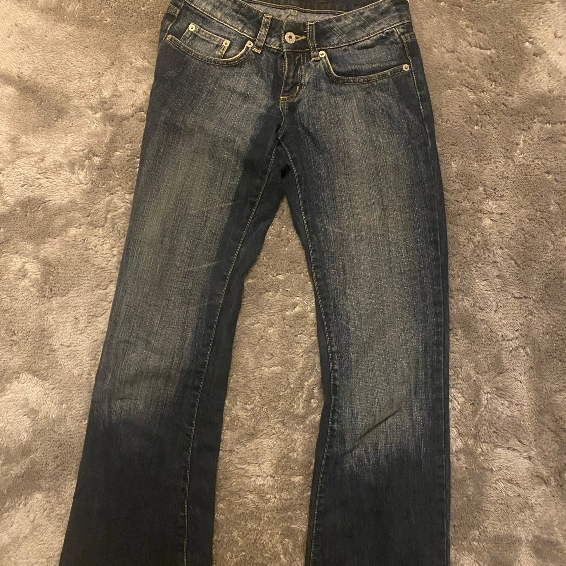 Low waist bootcut jeans från Reactive  - 90