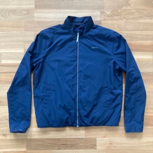 Gant Windbreaker Jacket - Gant jacket in great condition! The size is 170 cm for children. You can pick it up in Helsingborg, Sweden or have it shipped to you.