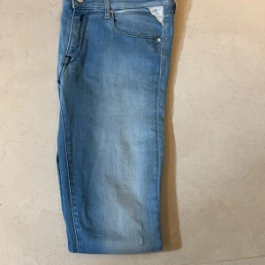 Replay jeans - Hej, säljer dessa replay jeans i ett fint skick utan täcken på använding kom privat för frågor jeansen är i w 30 L 30