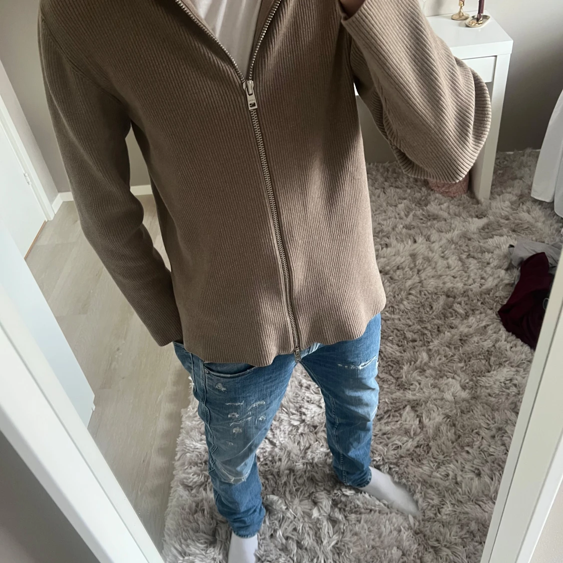 Beige ribbad kofta från Ljung