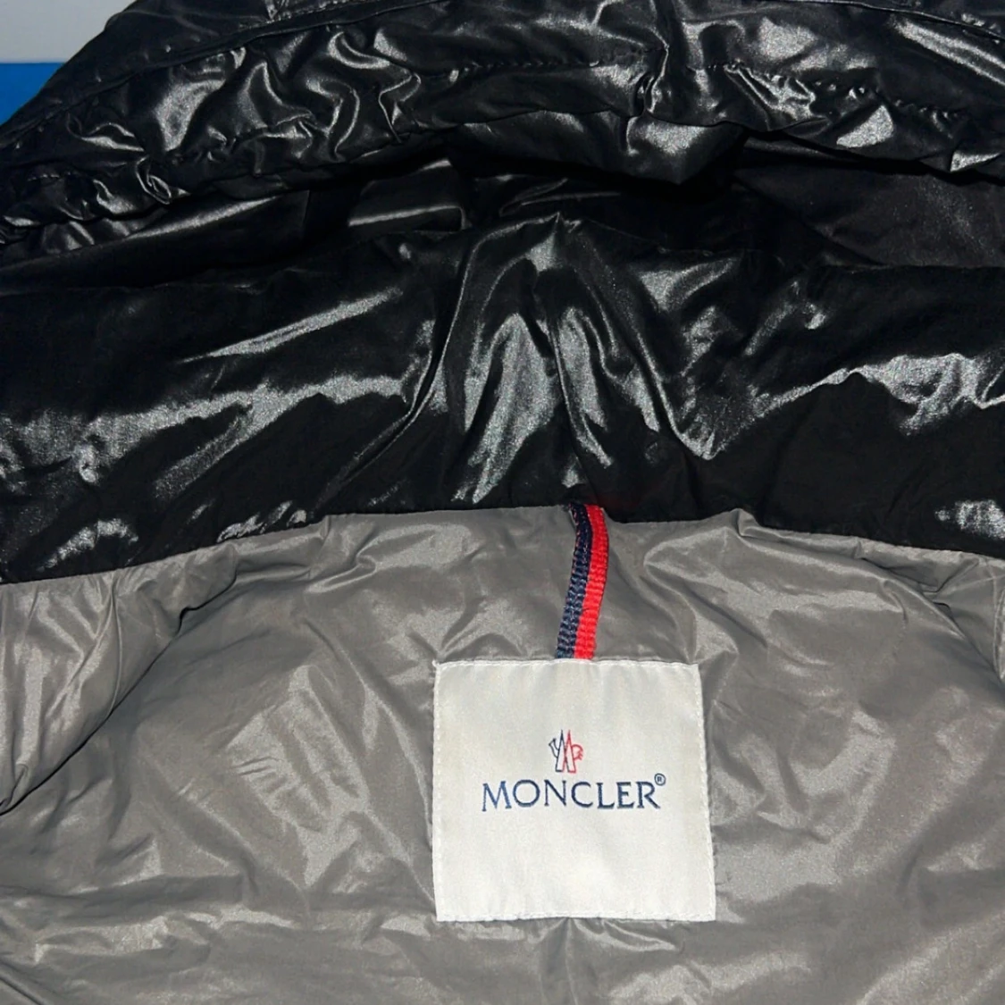 Svart dunjacka från Moncler - 2