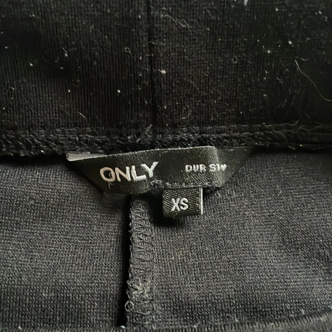 Svarta byxor från Only - 1