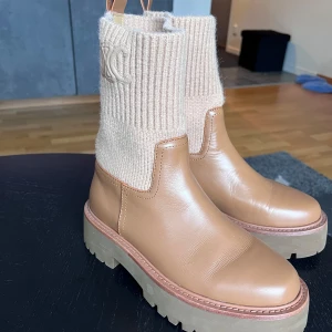 Celine boots strl 38 som nya - Några ggr använda, i jättefint skick. 