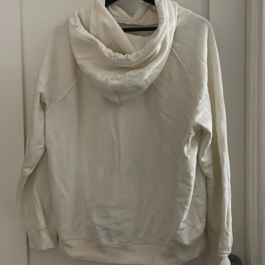 Vit hoodie från H&M - 1