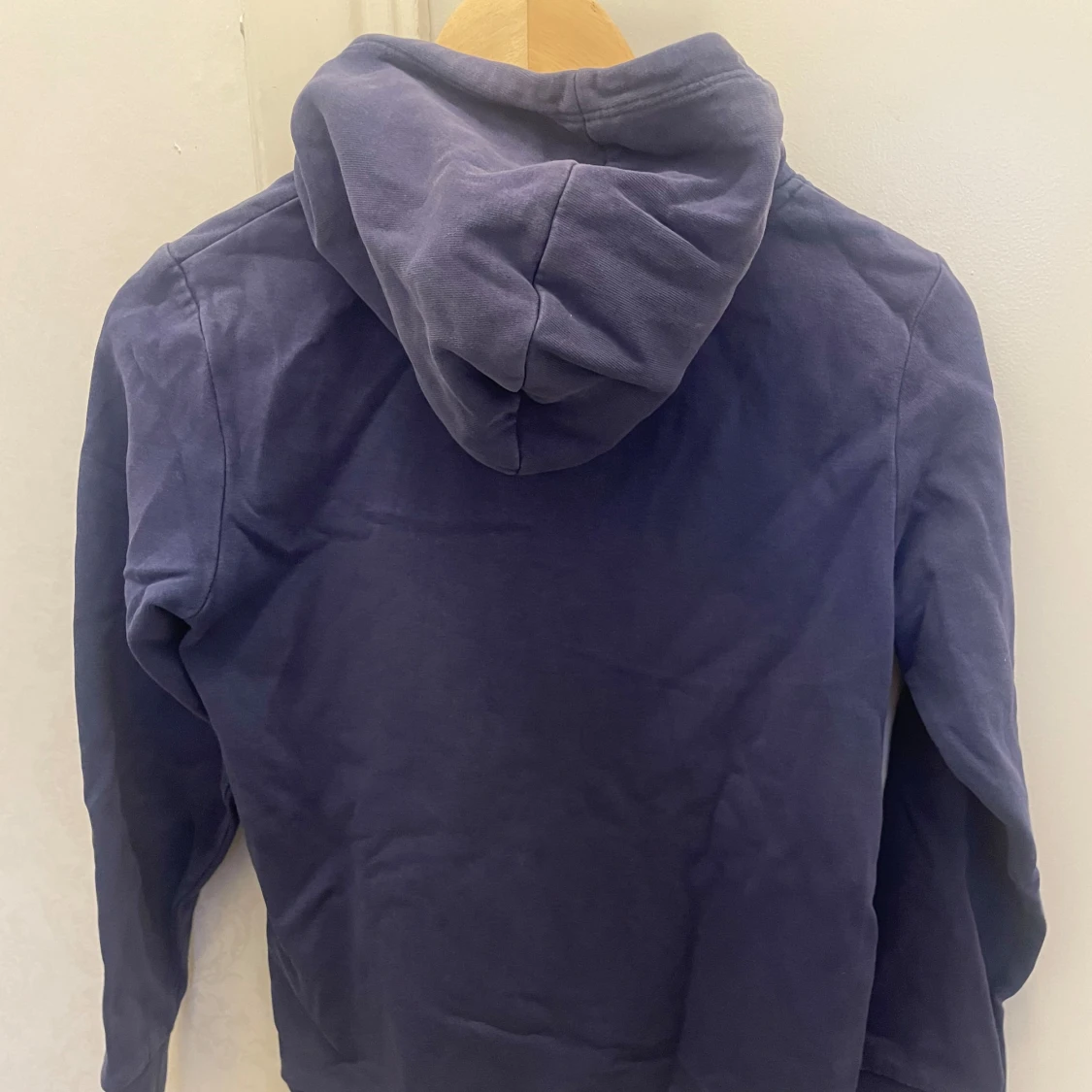 Blå hoodie från Peak Performance - 2