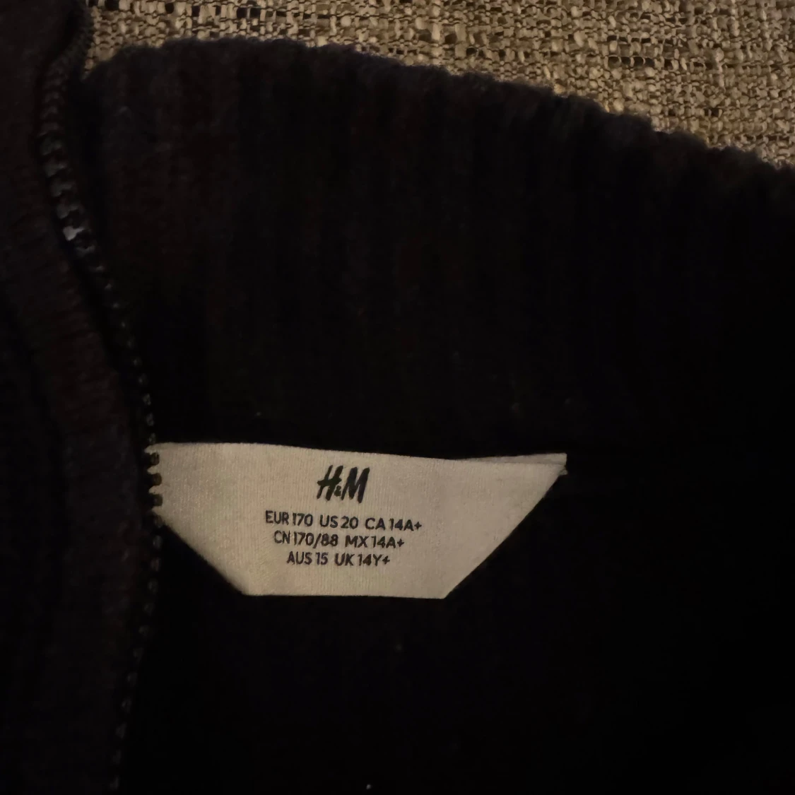 Svart stickad tröja från H&M - 1