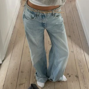 Baggy jeans - Baggy jeans som är lågmidjade😍😍 super trendigt och slutsåld!! Inga defekter 