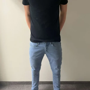  Dondup George - Inge defekter eller några konstigheter alls! Storlek 31, hör av er vid minsta lilla!             (Speciell färg)