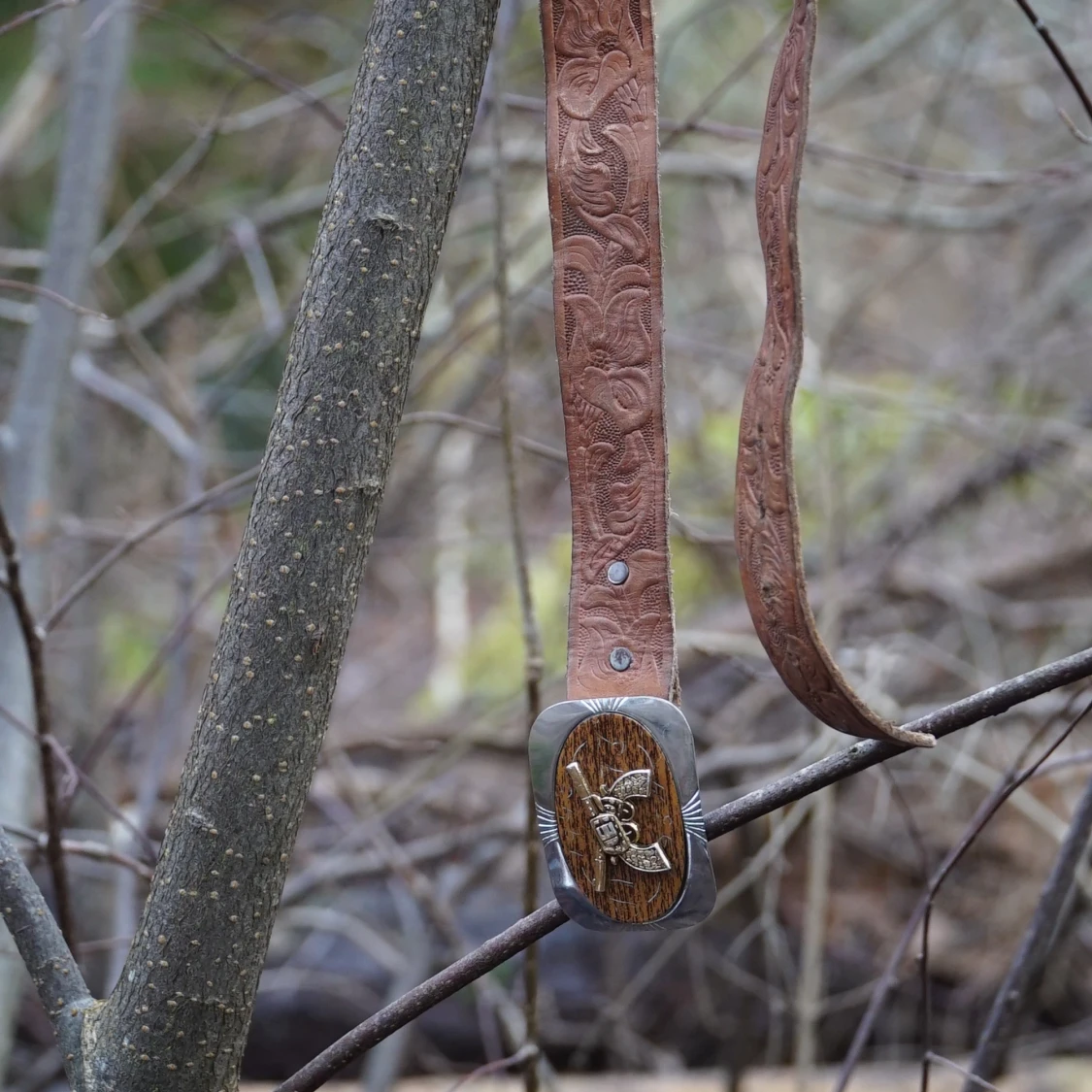 Brunt skärp med pistoldetalj - 1