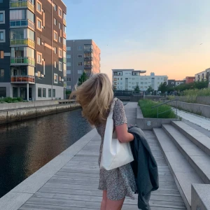 Sommarklänning  - Superfin sommarklänning som tyvärr ej kommer till använding