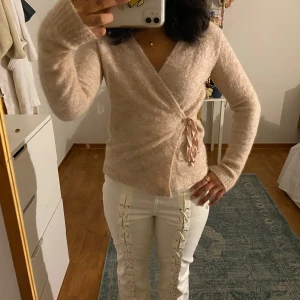 Stickad omlottkofta - Så fin och inte alls nopprig! 💘💘