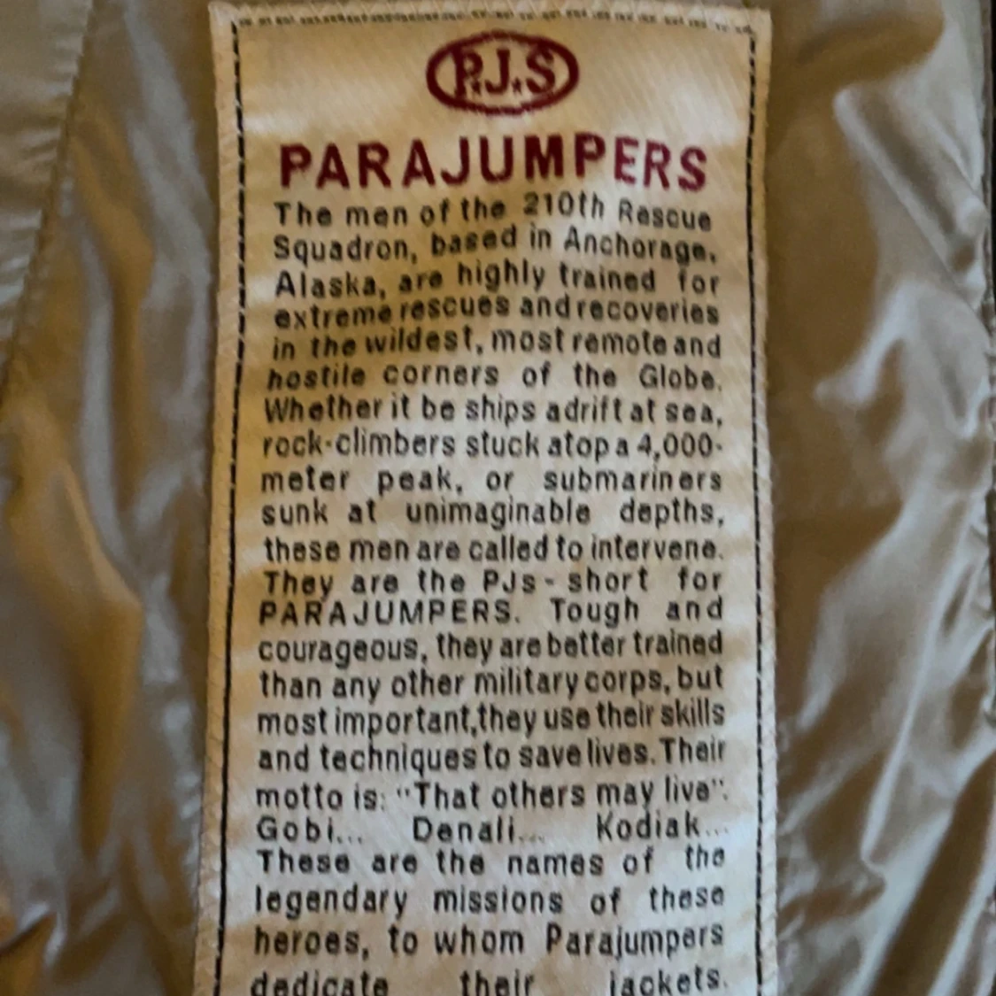 Olivgrön dunväst från Parajumpers - 2