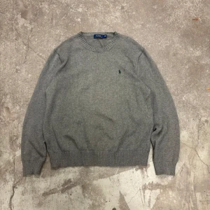 Ralph Lauren stickad tröja tjocktröja grå crewneck polo grisch old money hoodie - Står XXL, passar som L/XL                                                                                Mycket bra skick