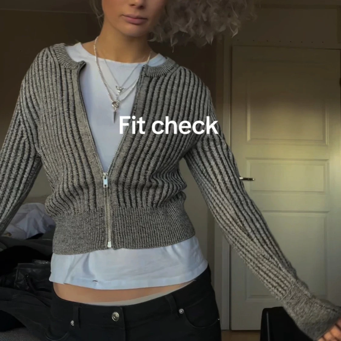 Grå ribbad kofta med dragkedja - 1