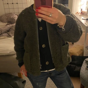 Grön teddy jacka - Snygg grön teddy jacka💗