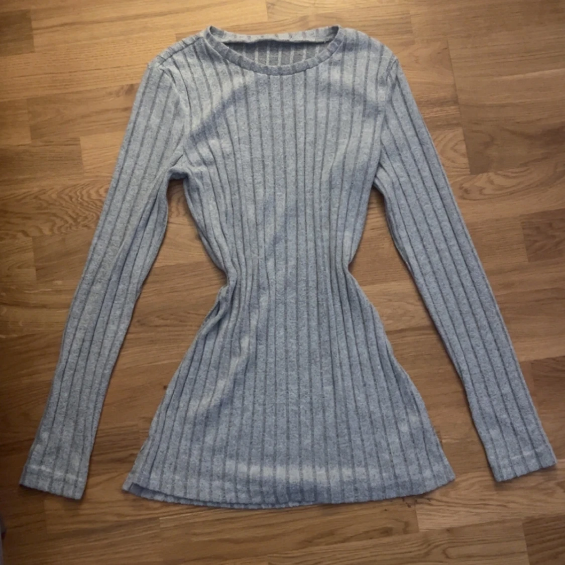 Grå ribbad tröja från Shein