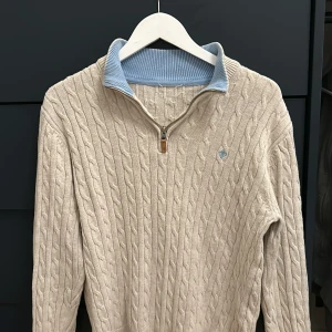 Morris zip - Morris kabelstickad half zip| storlek S| fint skick förutom att storleks lappen saknas men den är storlek S och 100% äkta| 🍾🍾🍾🍾