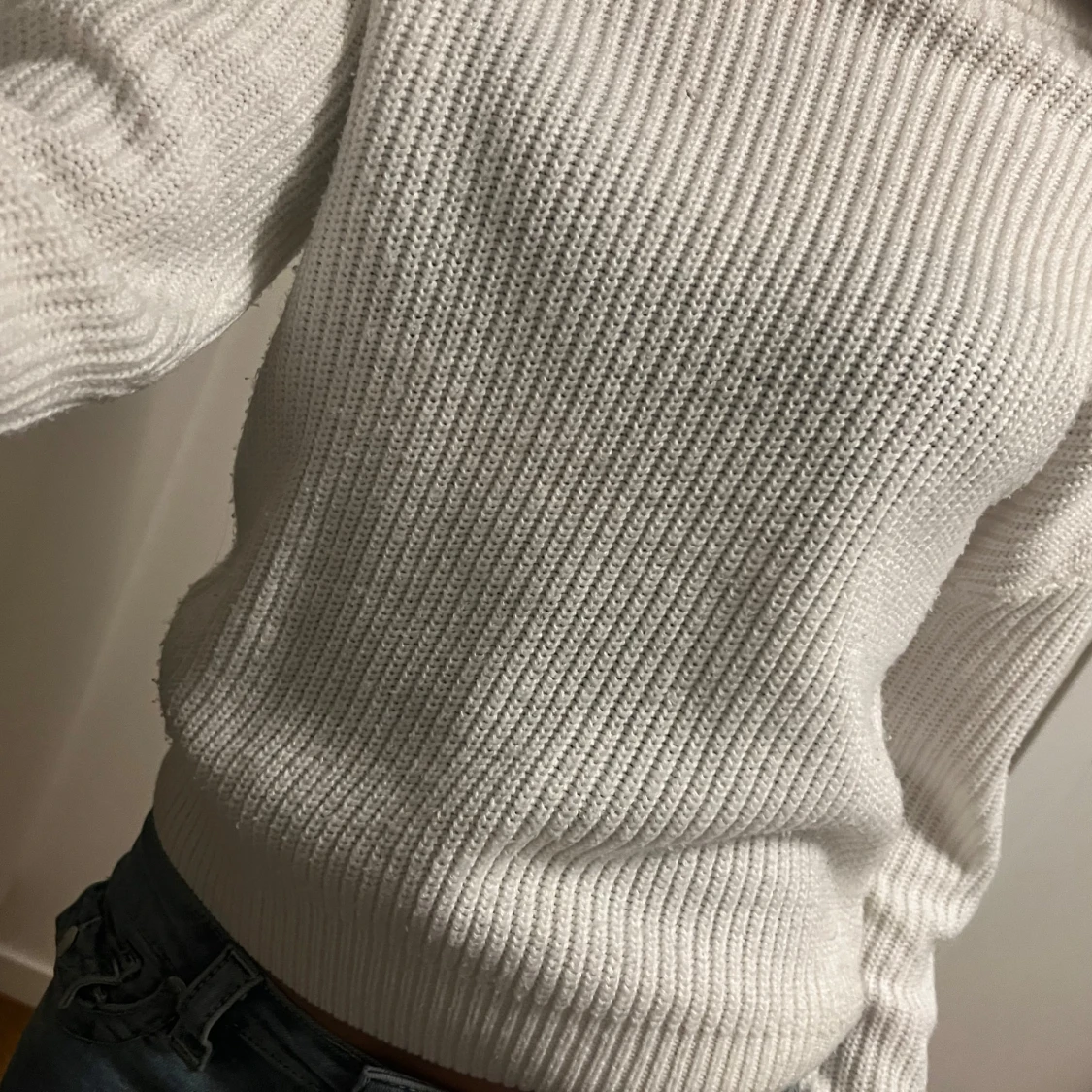 Vit stickad tröja - 1