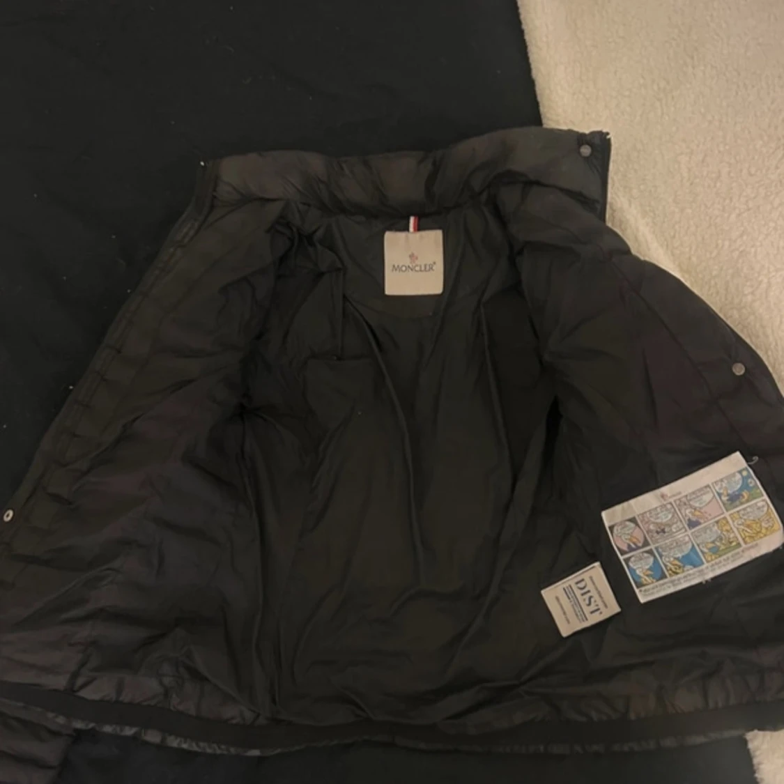 Svart dunjacka från Moncler - 1