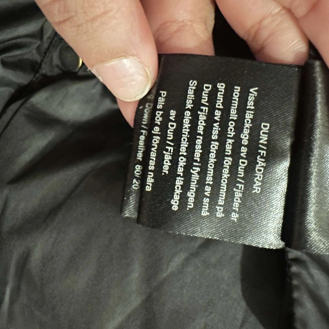 Svart dunjacka från Hollies - 4