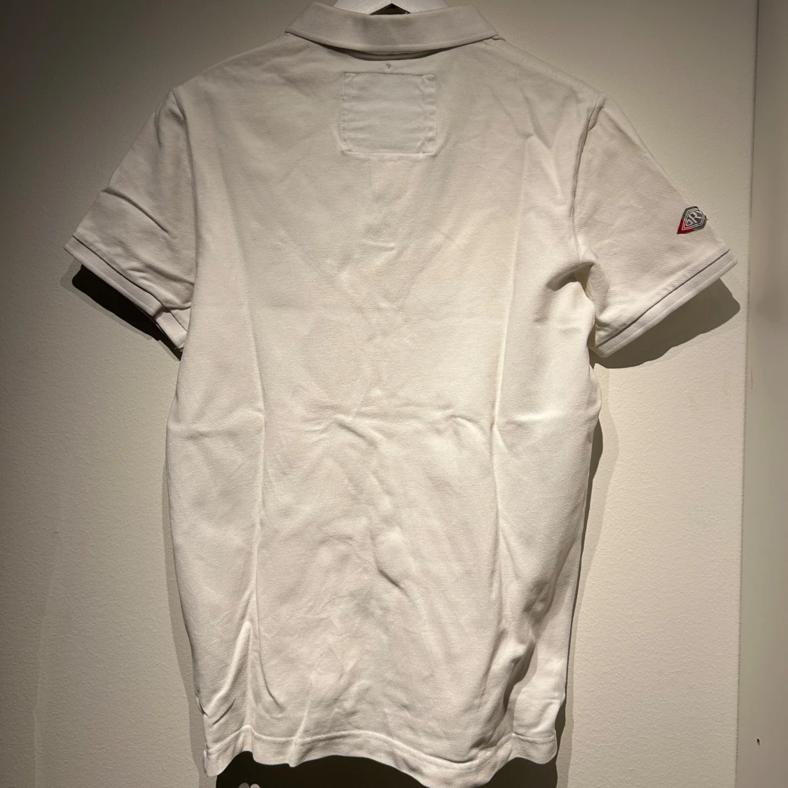 Vit pikétröja från Superdry - 1