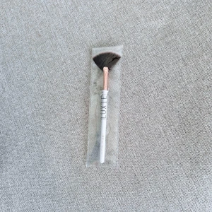LUXIE Highlighter Brush 🤍 - En helt ny highlighter brush ”560 Medium Fan” från LUXIE. Nypris 196kr! FÖRST TILL KVARN!