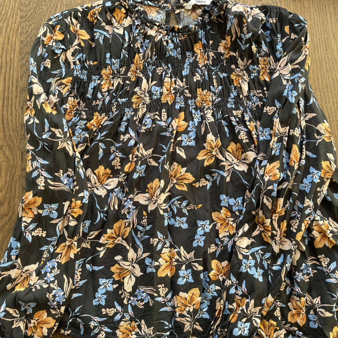 Blommig blus från Only Life - 1