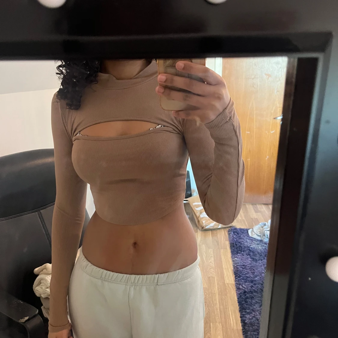 Beige ribbad långärmad topp