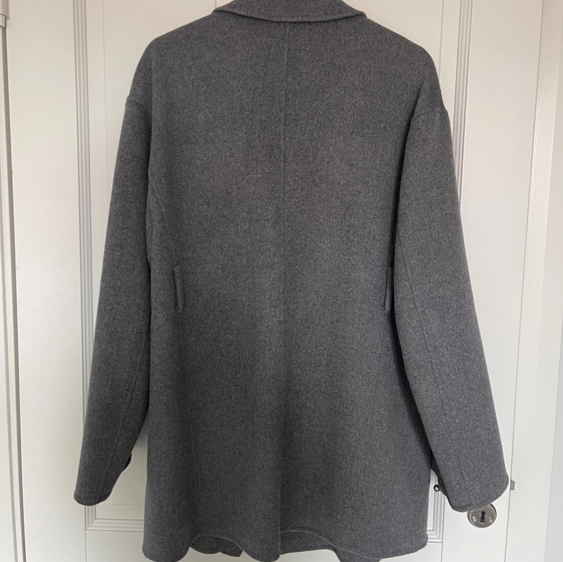 Grå ullblandad kappa från H&M - 2