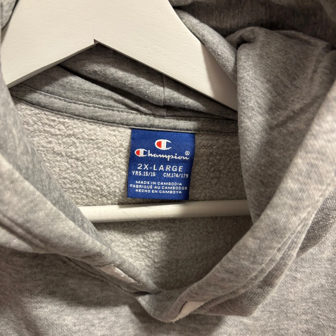 Grå hoodie från Champion - 1