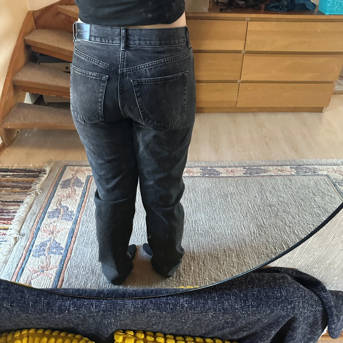 Svarta jeans med hög midja - 2