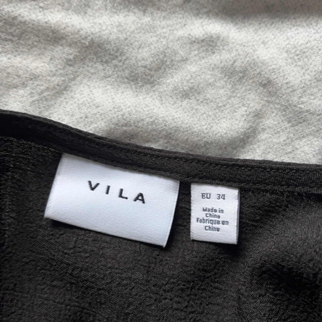 Svart blus från VILA - 90