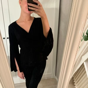 Omlott topp - Bra skick! Kom privat för fler bilder 🤍