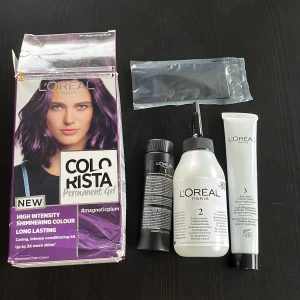 Hårfärg  - Oanvända lila hårfärg. Lådan är lite knölig men inget som påverkat produkterna💜