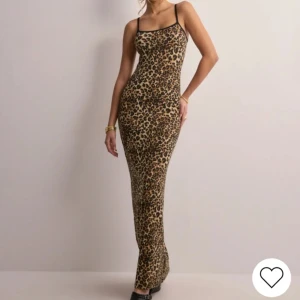 Leopard klänning  - Leopard klänning från Nelly
