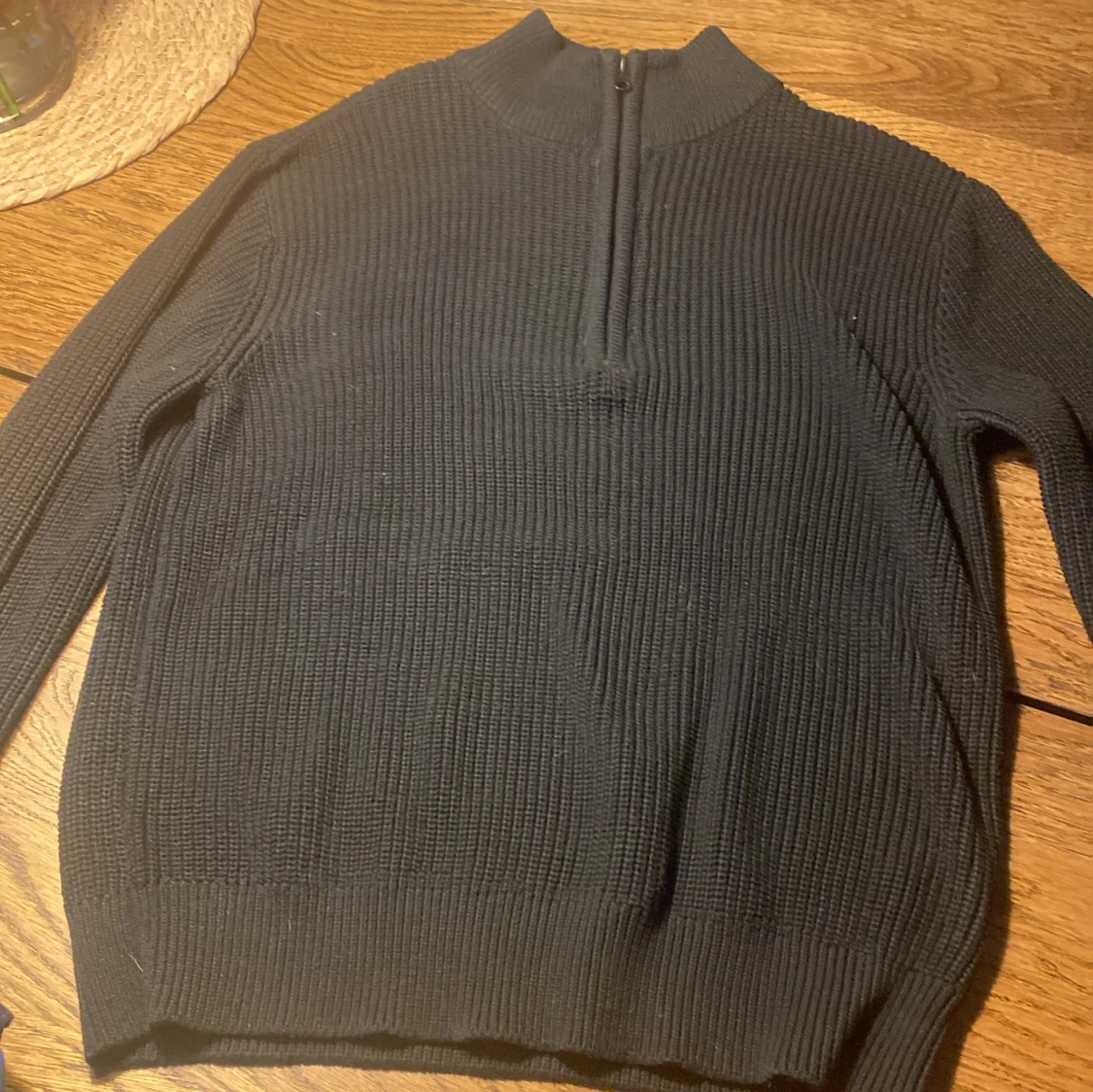 Skön svart stickad halfzip