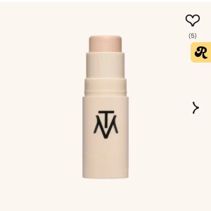 Glossy Glaze Stick - En Glossy Glaze Stick som innehåller vitamin E. Den är helt oöppnad och Orginalpriset är 199kr