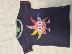 BABBLARNA  110/116 - Jättefin t shirt med populära Babblarna. Upptvättad annars NY.