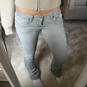 Lågmidjade jeans  - Såå snygga lågmidajde jeans från Ltb i stolek 25/32!! Väldigt bra skick 👌🏻
