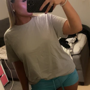 Overzise - Grå/beige ocerzized tshirt