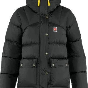 Fjällräven jacka! - Säljer den här super snygga fjällrävenjackan i svart!! Skriv för frågor eller intresse🥰🥰