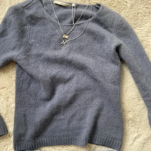 Stickad topp  - Supersnygg stickad blå tröja💘supersnygg till båda vardag och fest 