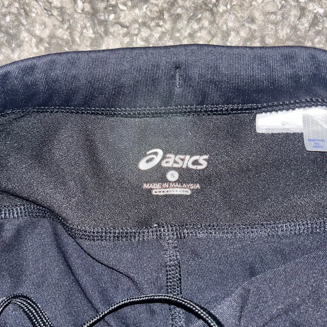 Svarta träningsshort - Asics - 90