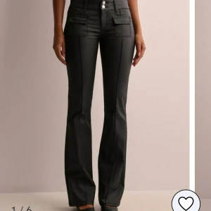 Skinbyxor nelly - Helt oanvända med prislapp och alt kvar, säljer dom då dom va för små❤️