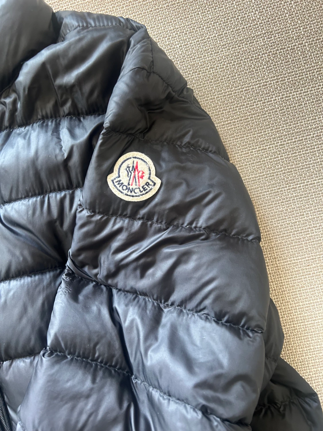 Moncler jacka dam  - 90