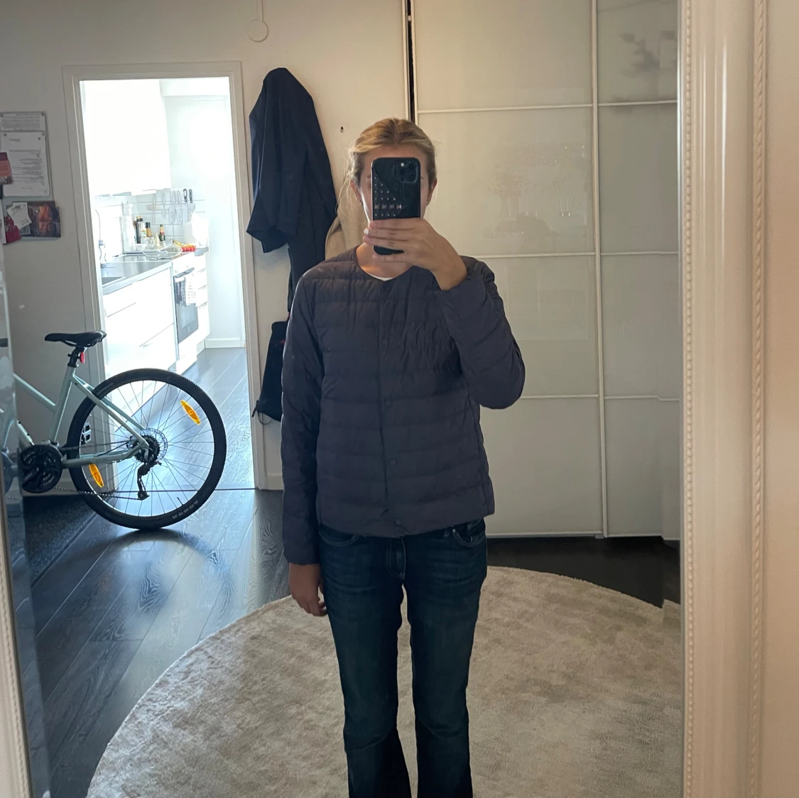 Grå quiltad jacka från Uniqlo - 90